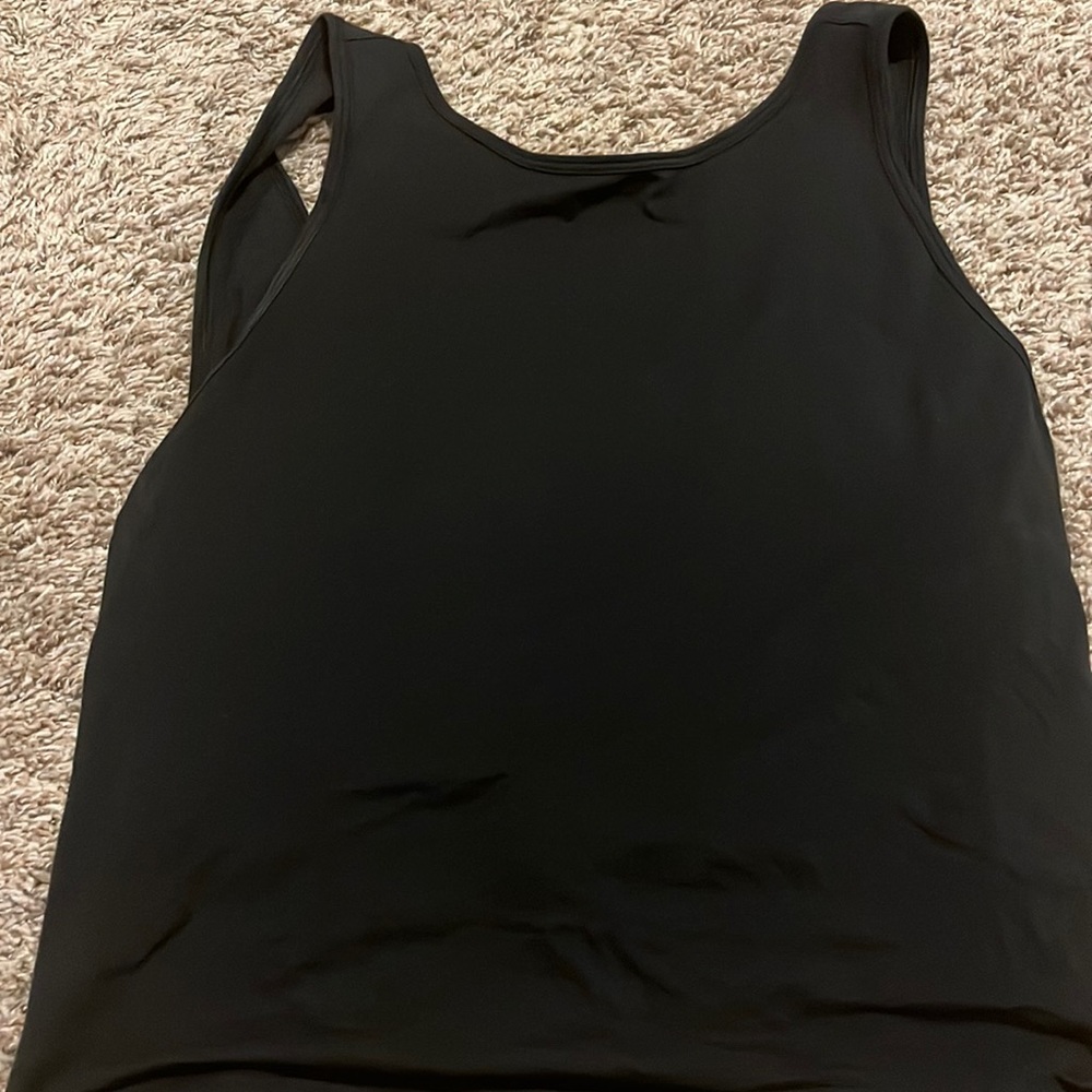 Lululemon twist back top black